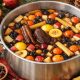 Receta fácil para preparar ponche de frutas navideño, para un frío diciembre.
