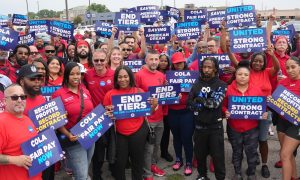 El 97% de los miembros del sindicato de UAW autorizaron una huelga contra compañías automotrices de Detroit.