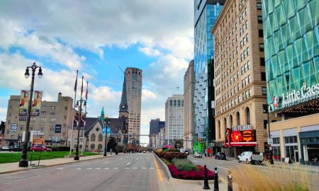 Detroit fue reconocida como una de las mejores ciudades para visitar en el 2024.