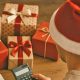 Consejos útiles para ahorrar dinero con las compras navideñas.