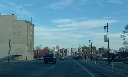 Detroit estrenó la primera calle eléctrica del país.