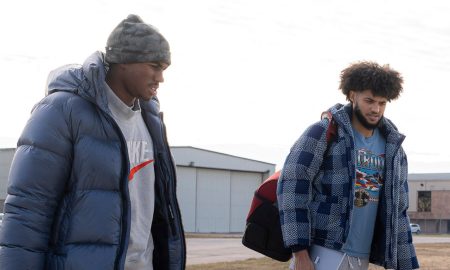 Jugadores de Detroit Pistons tuvieron un emotivo gesto con familias en un supermercado.