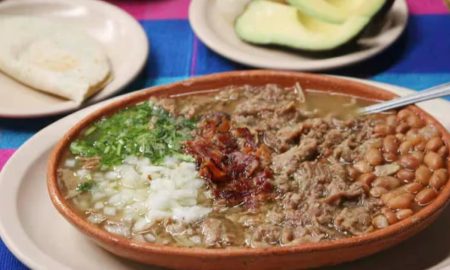 La carne en su jugo es un platillo típico de Jalisco.