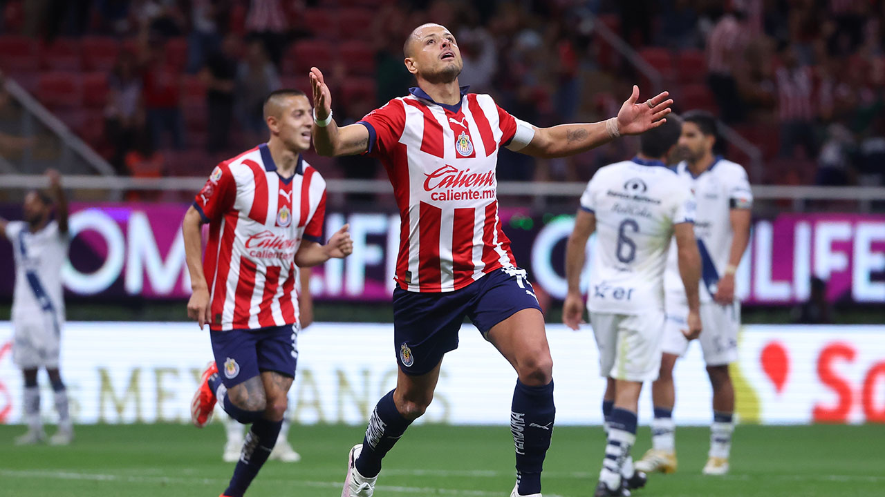 Javier ‘Chicharito’ Hernández anotó su primer gol en su regreso a Chivas.