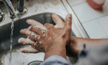 Existen algunos consejos y medidas para prevenir las enfermedades estomacales ante la llegada del calor.