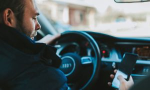 La "Operación Ghost Rider" a cargo de los policías de Michigan pretende disminuir los accidentes de tránsito.