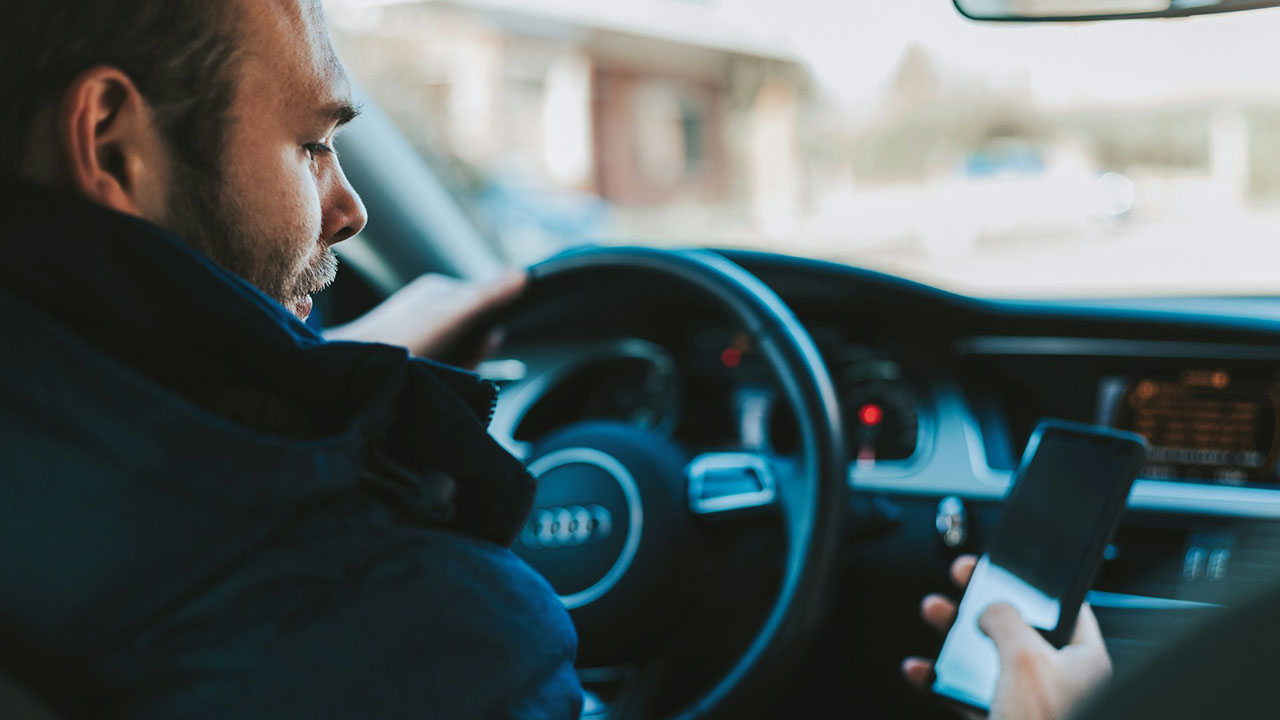 La "Operación Ghost Rider" a cargo de los policías de Michigan pretende disminuir los accidentes de tránsito.