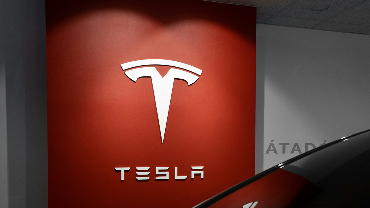 Tesla tendrá un despido masivo de más del 10% de su fuerza laboral en todo el mundo, anunció Elon Musk.