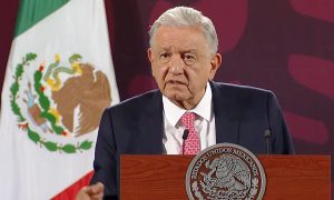 AMLO mostró molestia con Estados Unidos por suspender la exportación de aguacate desde México.