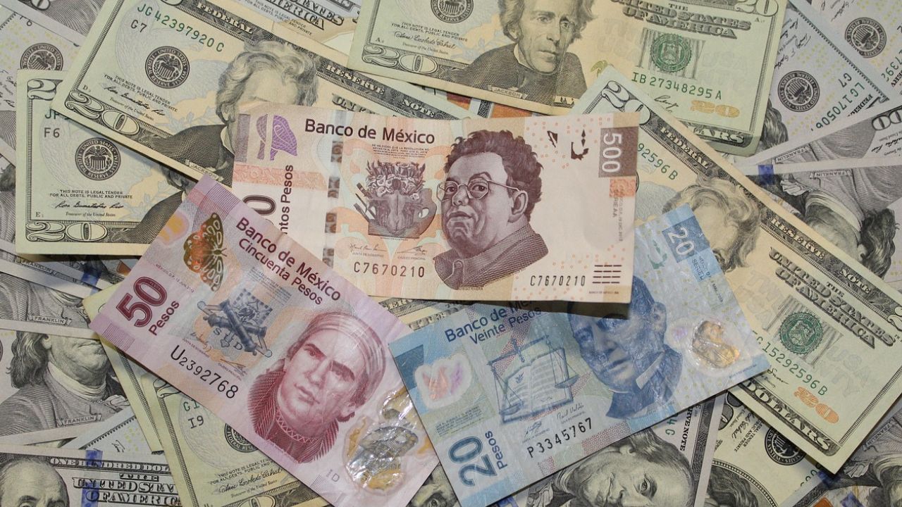 El precio del dólar sigue por encima de los 18 pesos mexicanos.