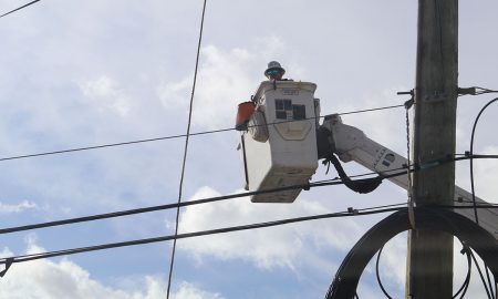 La tormenta dejó sin energía eléctrica a decenas de miles de residentes de Metro Detroit.