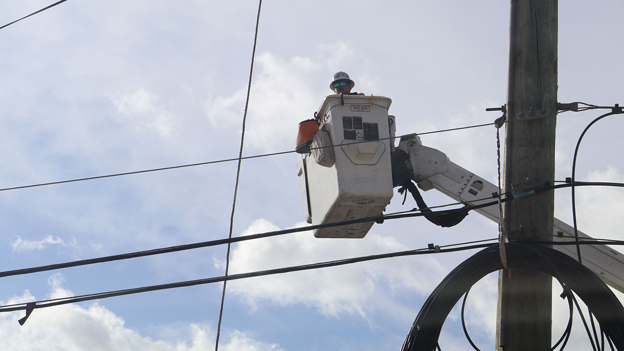 La tormenta dejó sin energía eléctrica a decenas de miles de residentes de Metro Detroit.