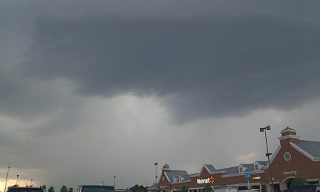 Metro Detroit y todo el sureste de Michigan tienen posibilidades de recibir tormentas severas y un tornado aislado.