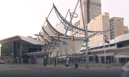 La Policía de Detroit comenzó a patrullar a tiempo completo Rosa Parks Transit Center de Detroit ante constantes asaltos.