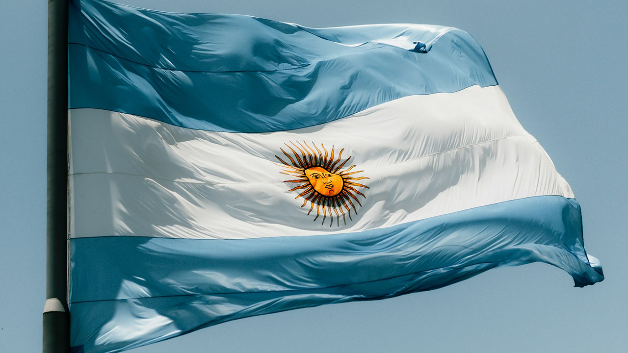 El Gobierno de Argentina despidió al funcionario Julio Garro, luego de que le pidió a la selección disculparse con Francia por cánticos racistas.