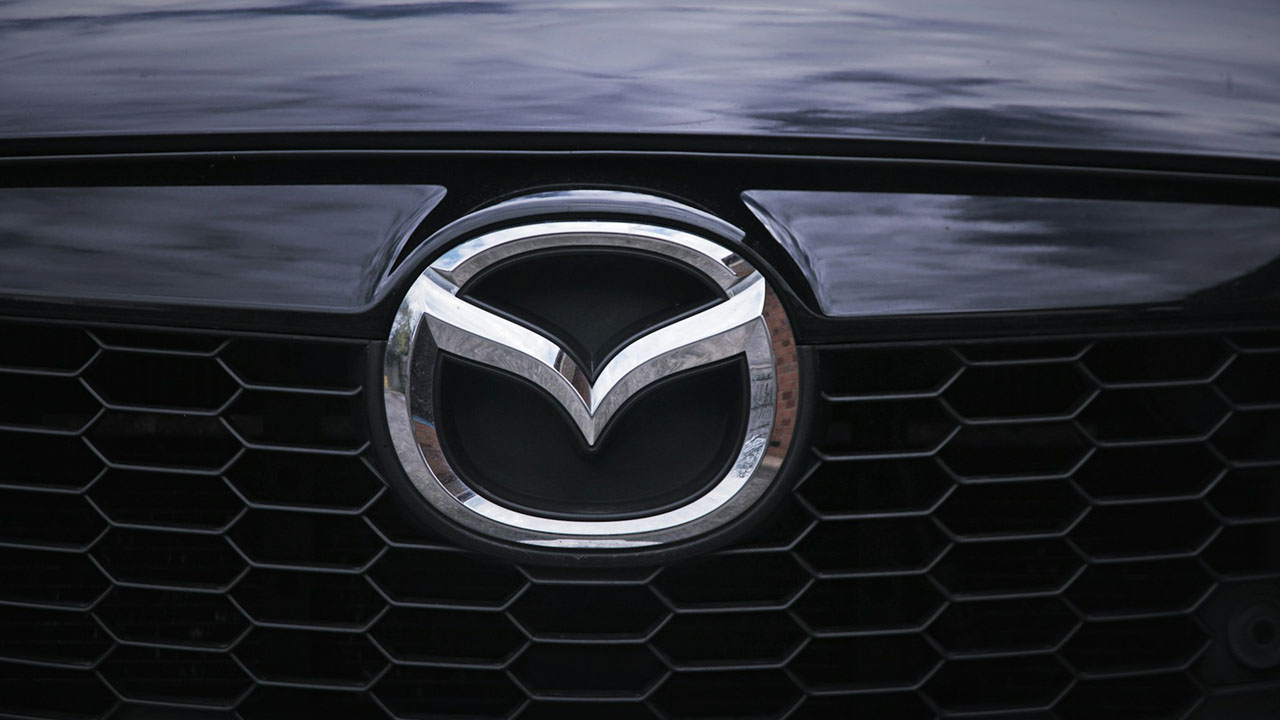 Mazda dio a conocer que procederá por la vía legal contra un usuario que intentó comprar un auto por 519 pesos mexicanos.