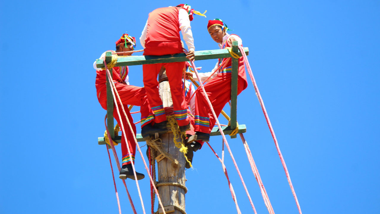 Los voladores de San Pedro Tarímbaro en Michoacán fueron reconocidos por la Unesco.
