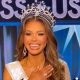 Alma Cooper, joven afrolatina de Michigan de 22 años, ganó el concurso Miss USA 2024.