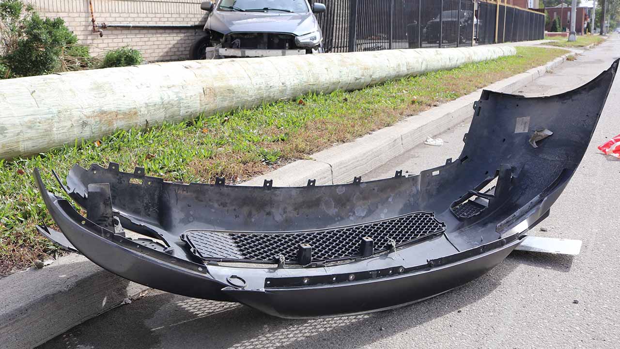 Un choque por exceso de velocidad en Dearborn, Michigan, en Metro Detroit, provocó la muerte de dos jóvenes en la Michigan Avenue.