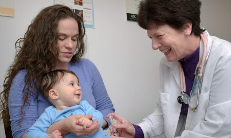 Las vacunas infantiles han sido rezagadas en familias de bajos ingresos.