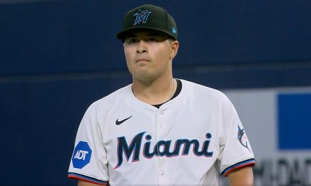 El mexicano Valente Bellozo de Miami Marlins logró el primer triunfo de su carrera en MLB.