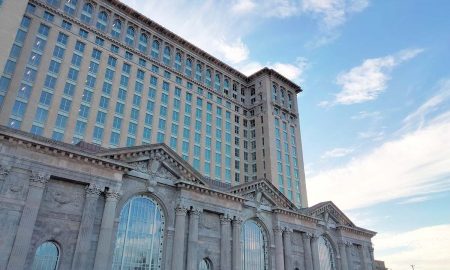 La Michigan Central Station contará con un nuevo restaurante y tours guiados.