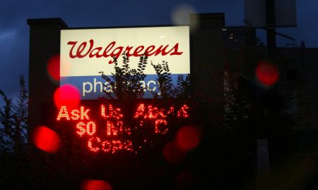 Walgreens, la famosa cadena de farmacias, anunció el cierre de más de mil sucursales.