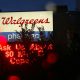 Walgreens, la famosa cadena de farmacias, anunció el cierre de más de mil sucursales.