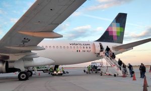 Un pasajero intentó desviar a la fuerza un vuelo de Volaris en México hacia los Estados Unidos.