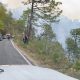 12 personas fallecieron en un accidente en una carretera de Nuevo León, cuando una camioneta tipo van cayó al barranco.