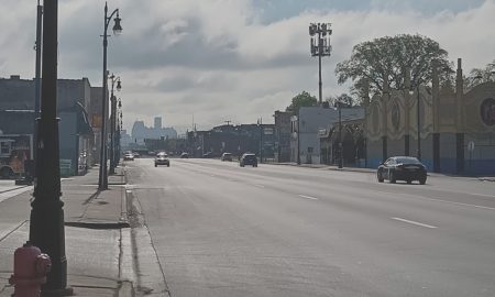Detroit y todo Michigan iniciaron la semana con alerta de calidad del aire, debido a las partículas finas provocadas por el humo de los incendios forestales de Canadá.
