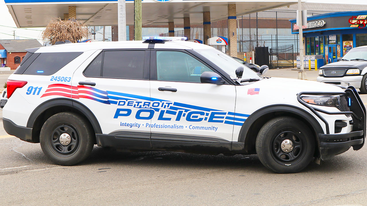 La Policía de Detroit arrestó a dos manifestantes por "interferir" durante un operativo de ICE en el oeste de la ciudad.