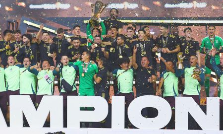 México celebra su bicampeonato de Copa Oro y su título 10 de la competición.