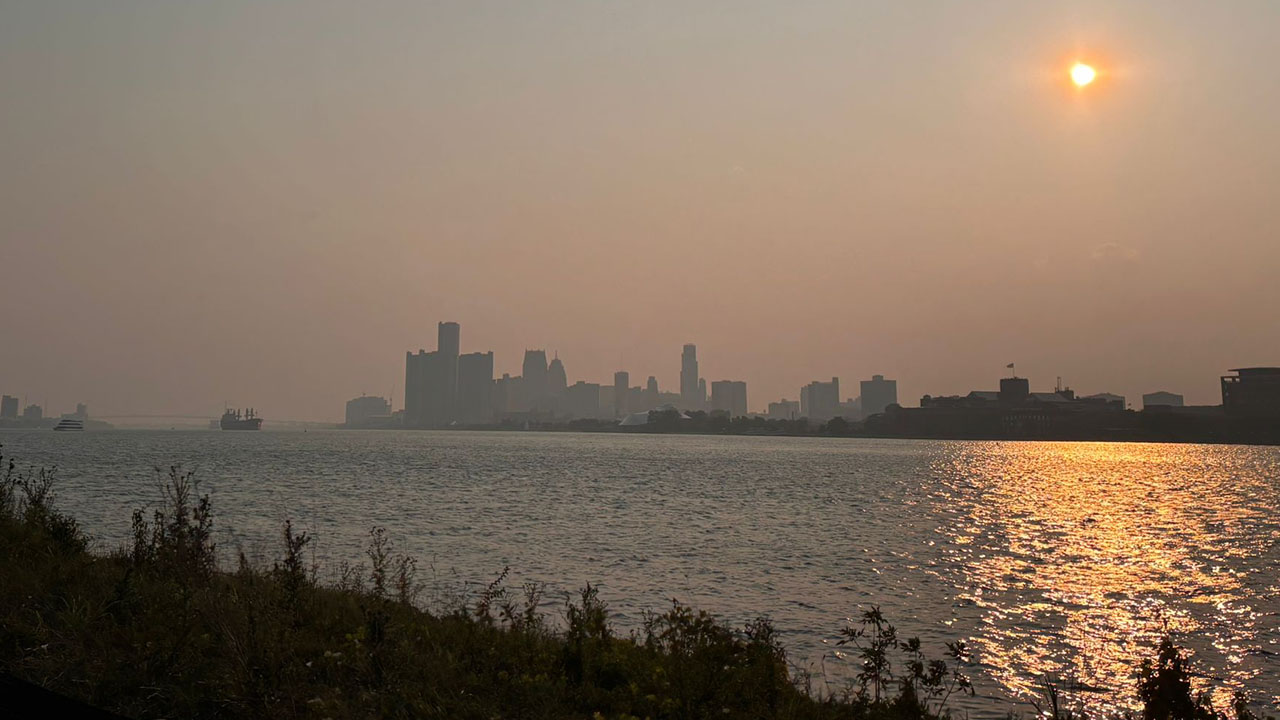 Todo Michigan ha estado bajo advertencia de calidad del aire en los últimos días ante los cientos de incendios forestales de Canadá.
