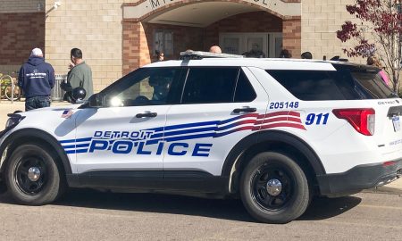 Patrulla de la Policía de Detroit, tras la muerte de una niña de 10 años en el lado oeste de la ciudad después de que un conductor se pasó un semáforo en rojo.