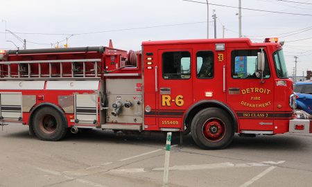 Un incendio se registró en un pequeño edificio de apartamentos en SW Detroit.