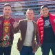 Julio César Chávez con sus hijos, Julio César Chávez Jr. y Omar Chávez.