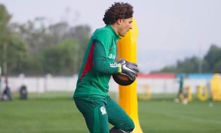 El portero mexicano Guillermo ‘Memo’ Ochoa tuvo un complicado debut en el futbol de Chipre, al recibir cinco goles.
