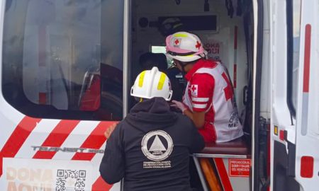 Un tren embistió a un autobús de pasajeros en la zona industrial de Atlacomulco, en el Estado de México, provocando múltiples muertes y lesiones.