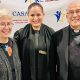 Sister Marie Benzing y Padre Mario, fundadores de La Casa Guadalupana, y la directora ejecutiva Evelyn Nájera.