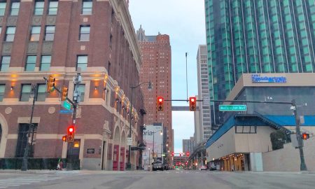 Algunas calles del centro de Detroit estarán cerradas por el encendido del árbol navideño 2025.