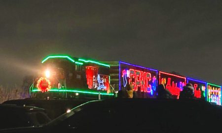 Tren navideño CPKC Holiday Train en su paso por SW Detroit y otras ciudades de Metro Detroit.
