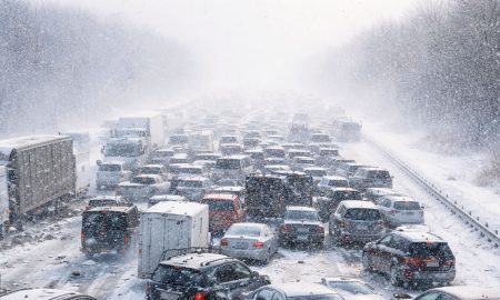 Un choque múltiple entre más de 100 vehículos se registró en el oeste de Michigan, en la autopista I-196 en Hudsonville, del área metropolitana de Grand Rapids.