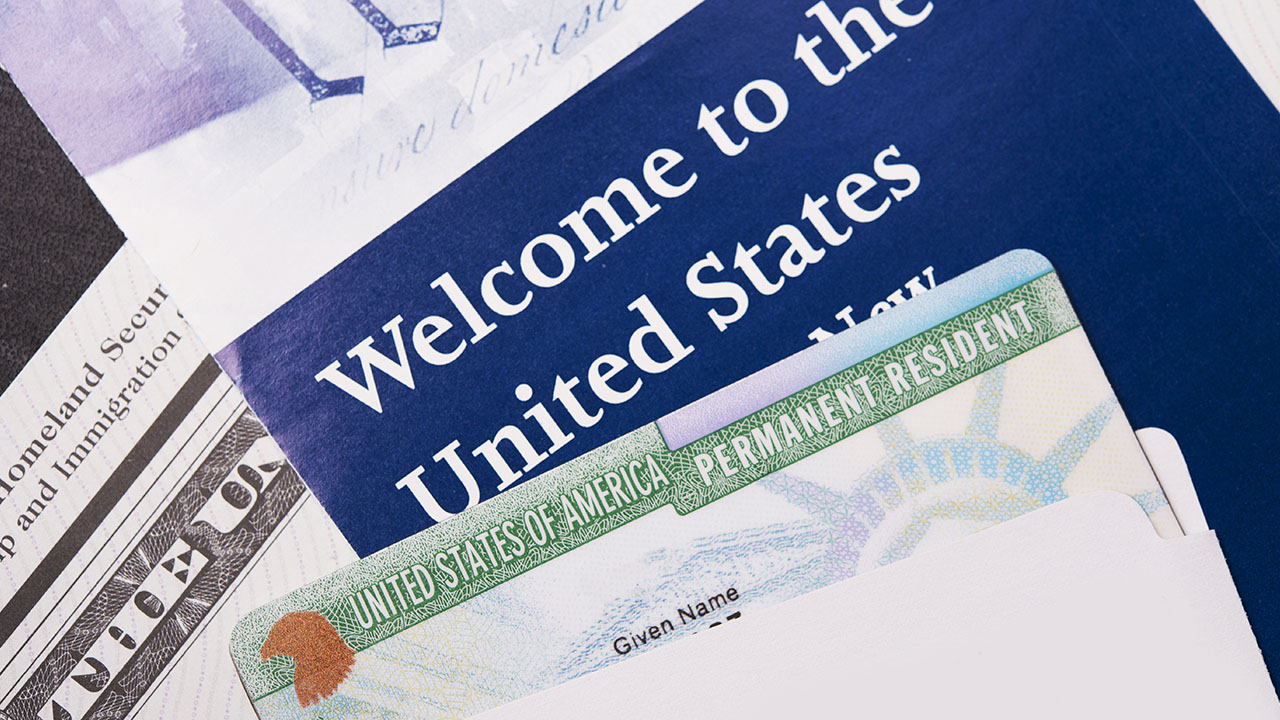 El Departamento de Estado de Estados Unidos suspendió el procesamiento de visas de inmigrante para ciudadanos de 75 países.