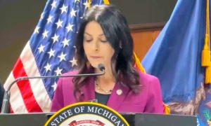 Dana Nessel, Fiscal General de Michigan, lanzó un formulario para que las personas reporten presuntas acciones indebidas de agentes de inmigración en el estado.
