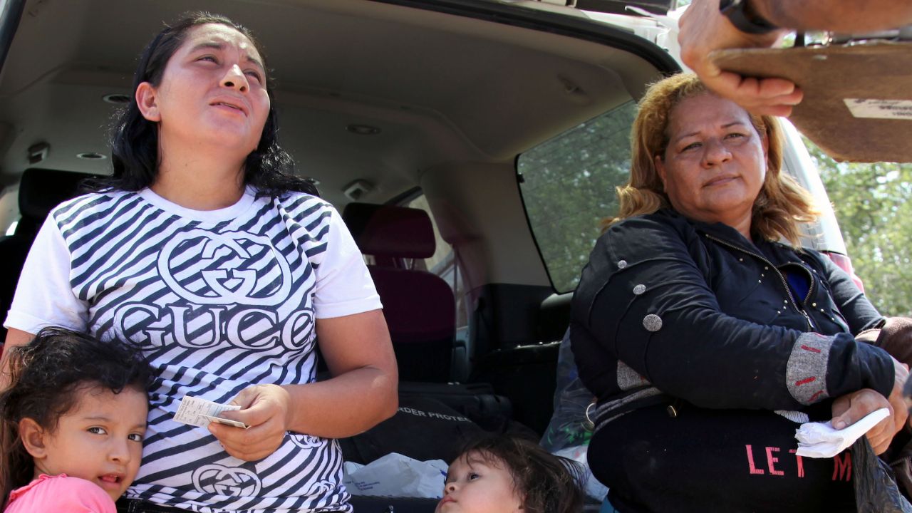 HUD podría eliminar la asistencia de vivienda a familias con inmigrantes indocumentados.