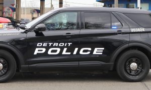 La Policía de Detroit arrestó al hombre acusado de tener a su perro en desnutrición y abandono en el frío extremo.
