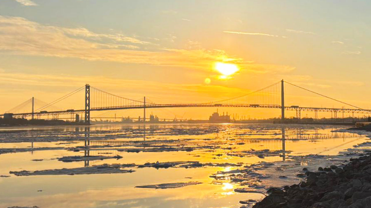 Puesta de sol en Detroit, Michigan.