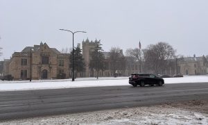 Detroit con frío intenso en medio de una tormenta invernal.