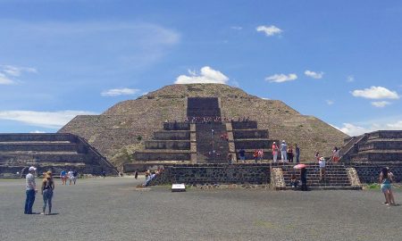 Un hecho violento se vivió en las Pirámides de Teotihuacán en México, donde un hombre disparó con arma de fuego a los turistas que visitaban la zona arqueológica.